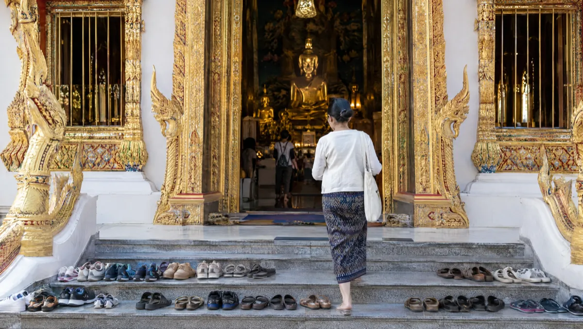What not to do in Thailand: laws, fines and etiquette