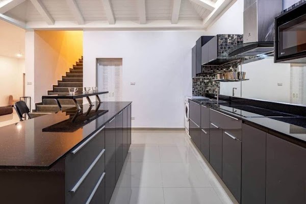 Дом 490 м², Temple Lake Villa