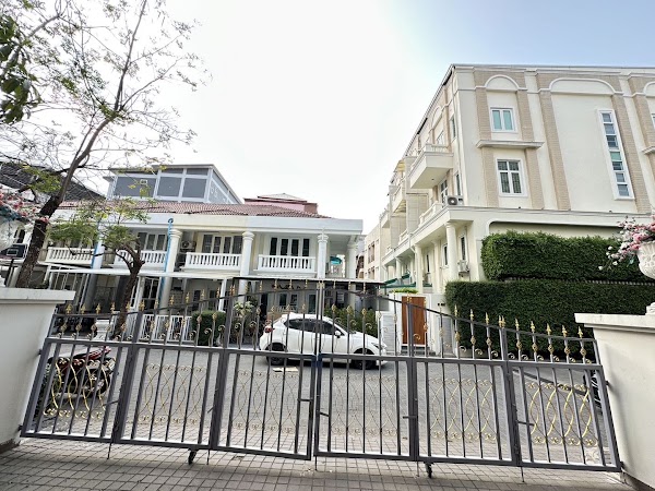 Дом 400 м², Private House in Central