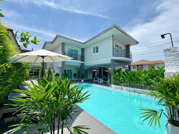 House 380 m², View Point Village